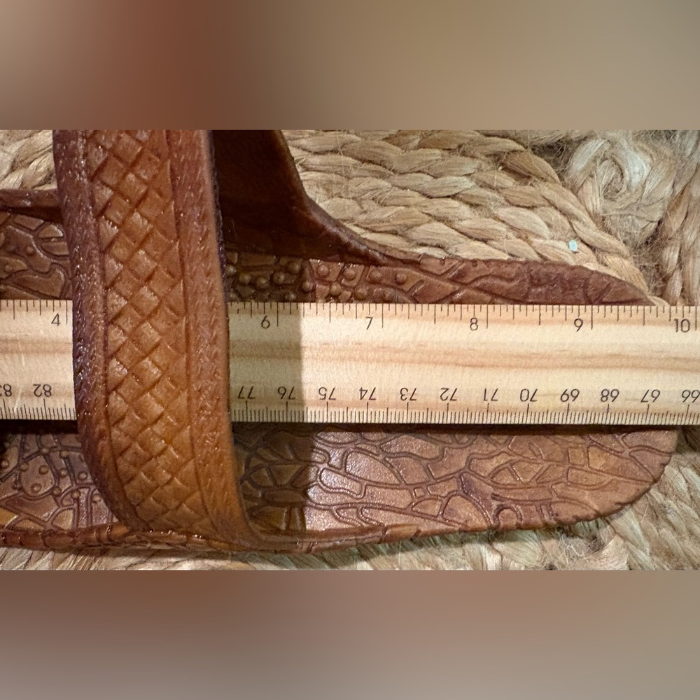 J-Slips Hawaiian Jesus Sandals Brown Textured Slides Women’s 9 - Picture 5 of 5